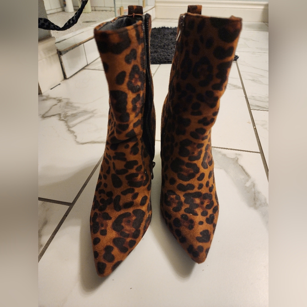 Dark Leopard Print Booties Size 7.5 - image 1